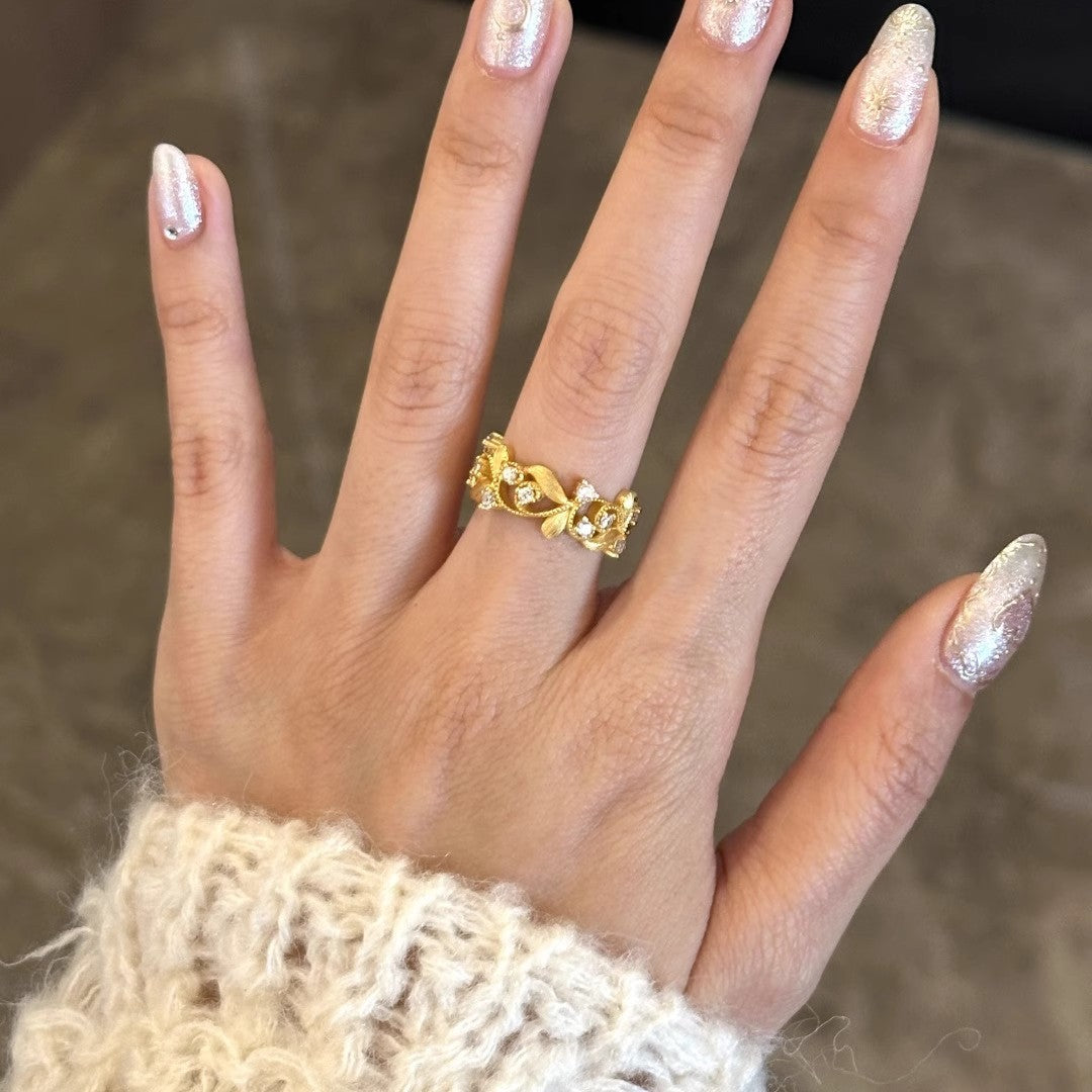 Anillo Ajustable Rama Dorada con Hojas - ángulo
